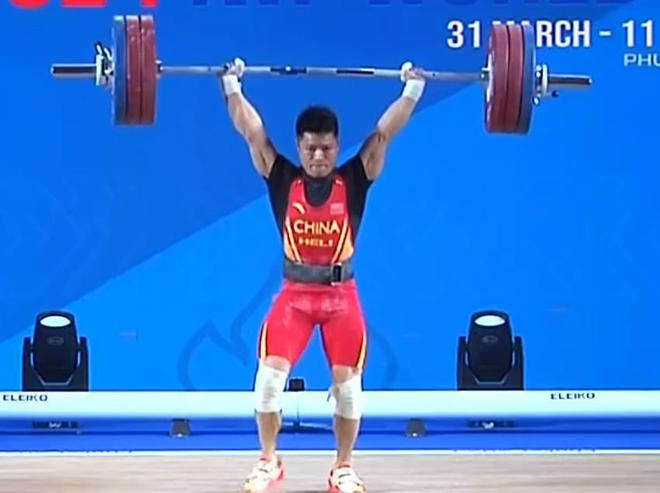 2024举重世界杯：李发彬146公斤破世界纪录夺抓举+总成绩两金(图4)