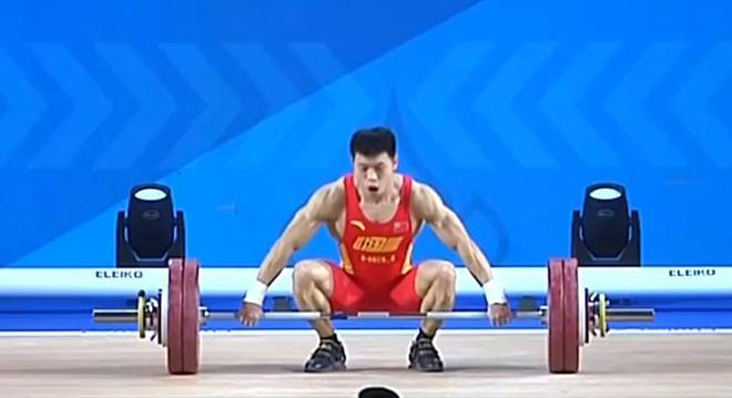 两天两破世界纪录！中国举重队再次爆发：李发彬抓举146公斤摘金(图3)