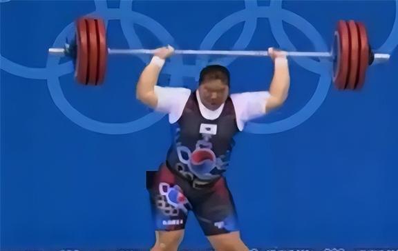 2004年唐功红冒死一举为国夺金后却“销声匿迹”如今现状如何(图4)
