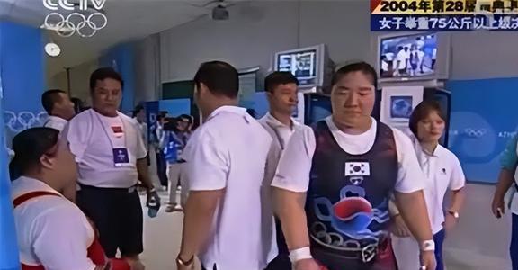 2004年唐功红冒死一举为国夺金后却“销声匿迹”如今现状如何(图5)
