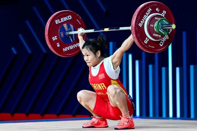 2024举重世锦赛：中国姑娘赵金红连夺3金破挺举+总成绩世界纪录(图2)
