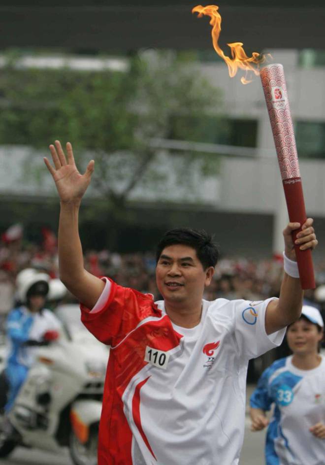 中国第一位举重金牌：为与日本人拼体重曾国强节食7天减重8斤(图9)