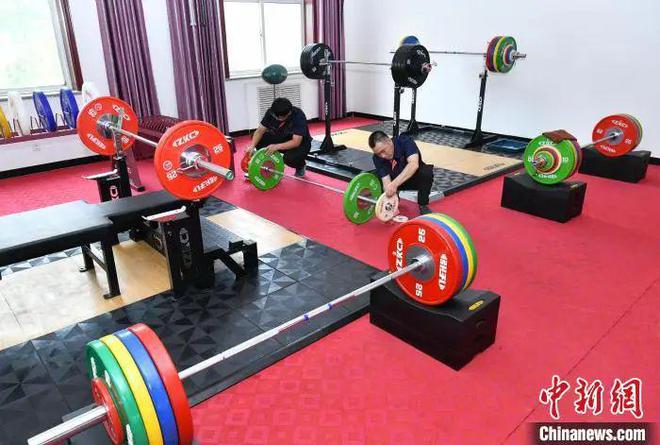 【央媒看泊头】“河北制造”杠铃产品 四登奥运赛场(图3)