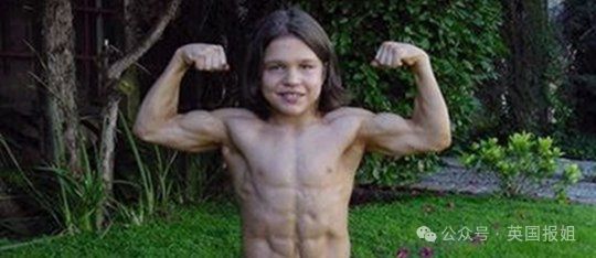 “世界最强壮男孩”成名25年自曝悲惨童年！爹妈逼迫举铁塑肌体脂仅1%：健身给我永久创伤！(图14)