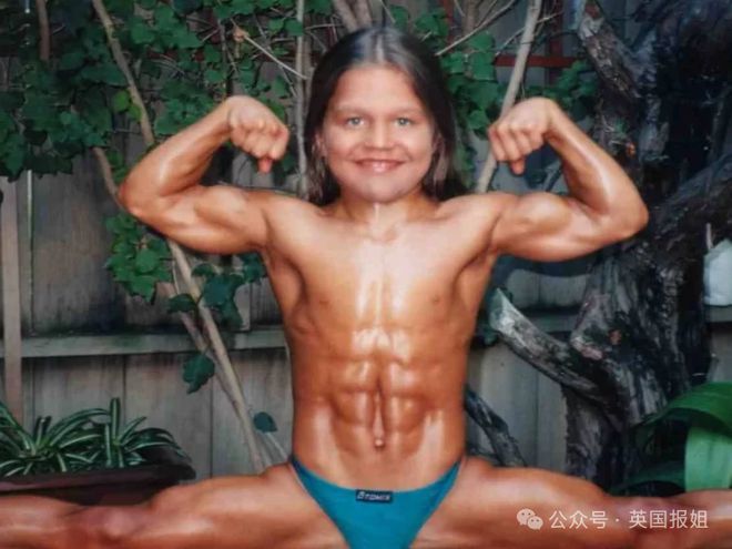 “世界最强壮男孩”成名25年自曝悲惨童年！爹妈逼迫举铁塑肌体脂仅1%：健身给我永久创伤！(图7)