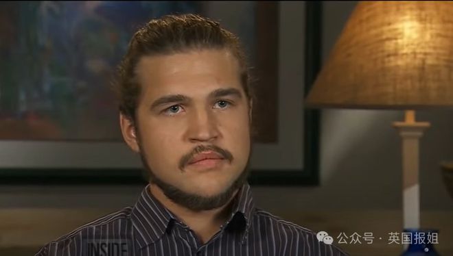 “世界最强壮男孩”成名25年自曝悲惨童年！爹妈逼迫举铁塑肌体脂仅1%：健身给我永久创伤！(图21)