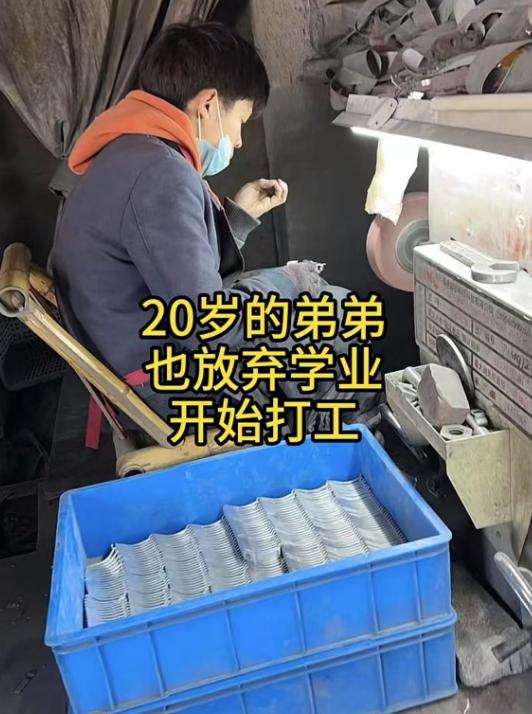 医学生“小何”去世年仅28岁死因曝光长得漂亮令人惋惜(图11)