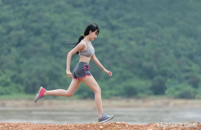 跑步不是“摆拍”：别被“假跑”照骗了！(图2)