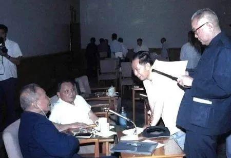 邓小平与陈云：相辅相成促进改革开放成功起步(图3)