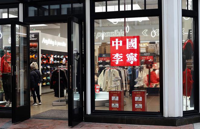 叫板耐克！这个国货巨头一年卖出1000万双年入286亿(图2)