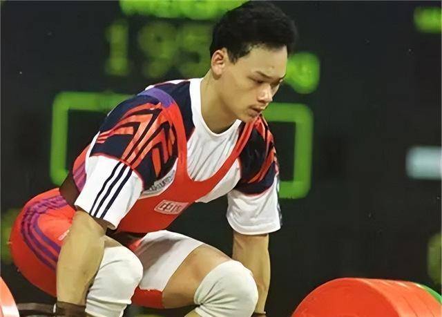 奥运冠军占旭刚退役后：迎娶初恋空姐已是副厅干部未来可期(图4)