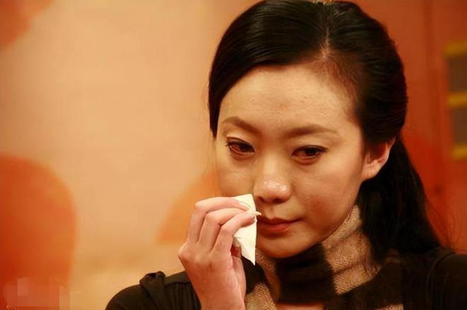 2008年她在奥运开幕式彩排时摔成瘫痪如今已是北舞教授(图3)