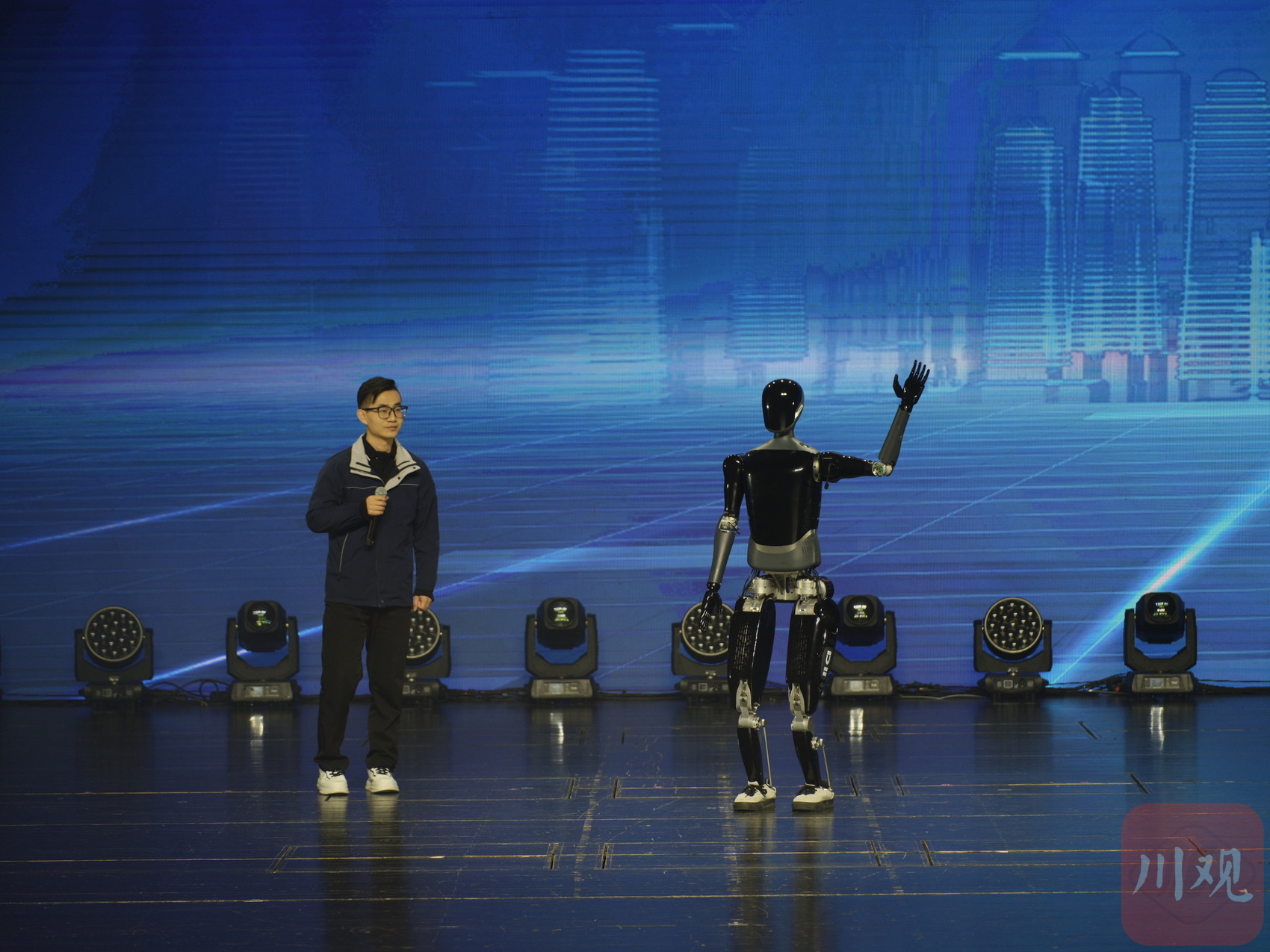看“四川造”机器人集体亮相！四川省人工智能产业链产品发布会启动(图5)