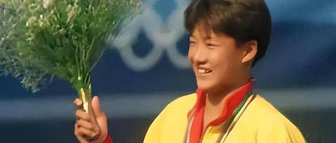14岁拿奥运冠军嫁大26岁富豪伏明霞如今怎样震惊体坛！(图5)