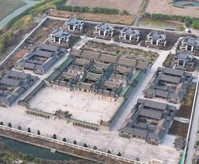 耗资10亿？拆除可惜？“英之园”已强拆通报回应两大疑点！官媒发声：一点都不冤(图1)