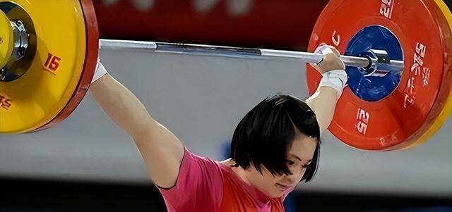 她曾获9枚金牌却惨遭教练下药终身不育退役后沦为搓澡工(图6)