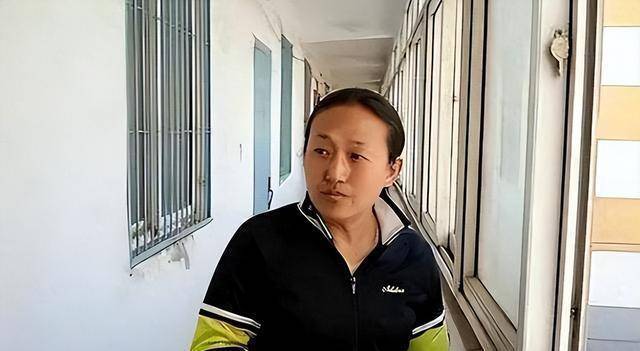 她曾获9枚金牌却惨遭教练下药终身不育退役后沦为搓澡工(图8)