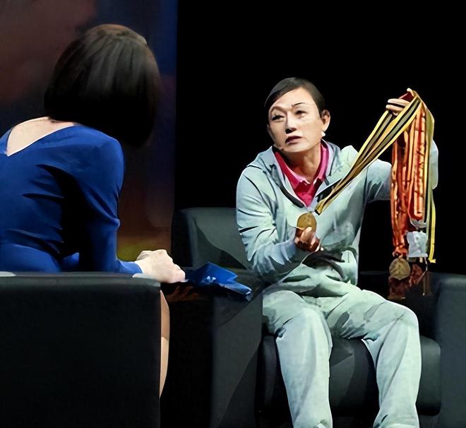她曾获 9 枚金牌却惨遭教练下药致终身不育退役后沦为搓澡工(图11)