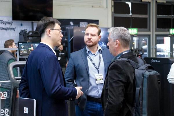 让世界看见中国智造实力：舒华体育震撼亮相德国FIBO 2025(图6)