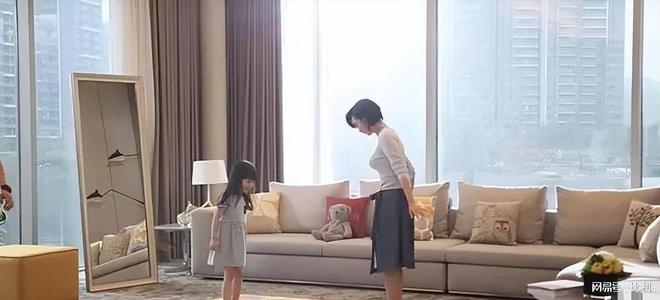 53岁朱茵黄贯中现身演唱会住深山残屋的她活成了现实版李子柒(图12)