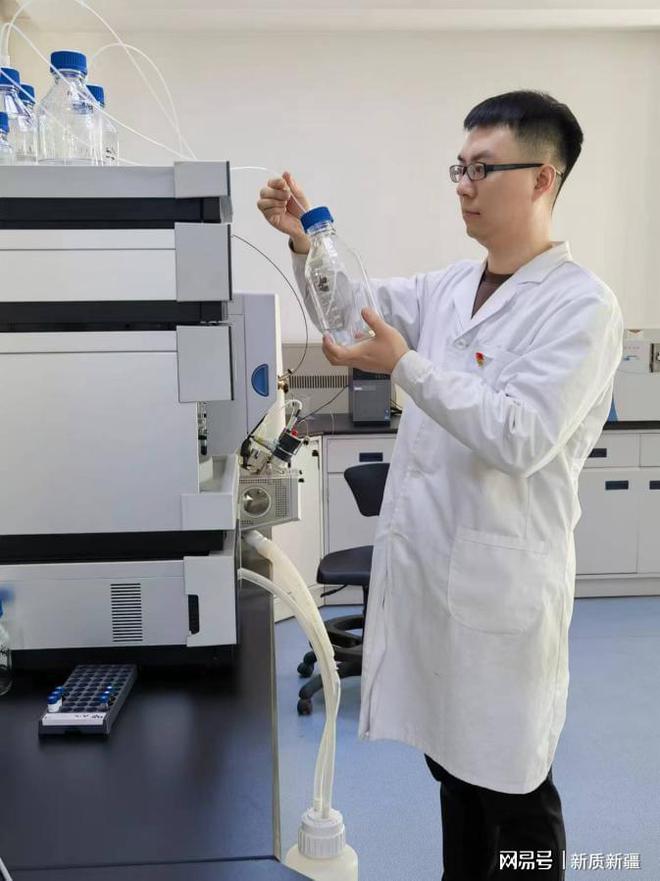 环保人的十二时辰—走进乌鲁木齐生态环境监测站的“生态守门人”(图1)