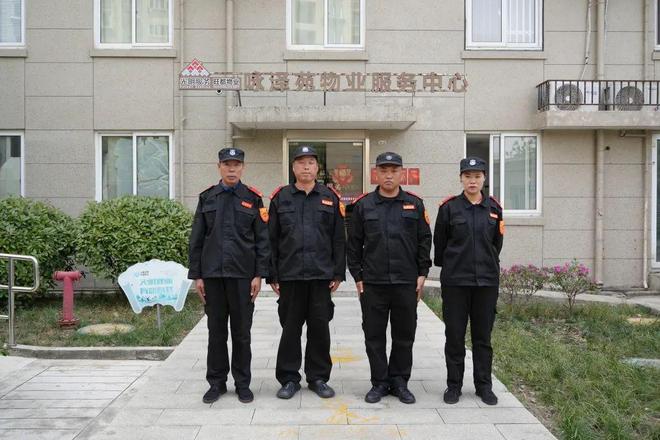 赞！居民家中突发火情 3分钟响应疏散被困人员(图6)
