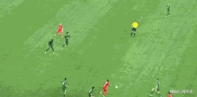 部分河南山东申花球迷质疑北京国安对河南队方昊进球之前塞鸟犯规(图2)