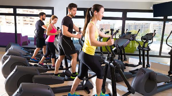 健身房空杆有二十公斤吗