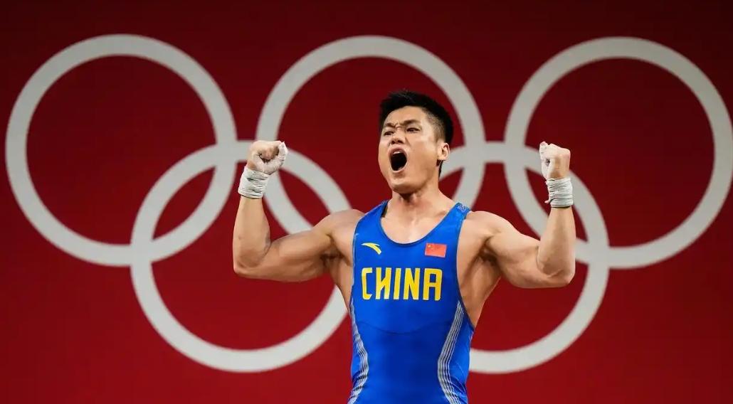 虞书欣代言MAIA ACTIVEUFC重返上海吕小军被禁赛4年(图6)