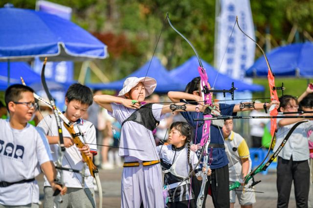 川渝两地携手开启青少年射箭交流