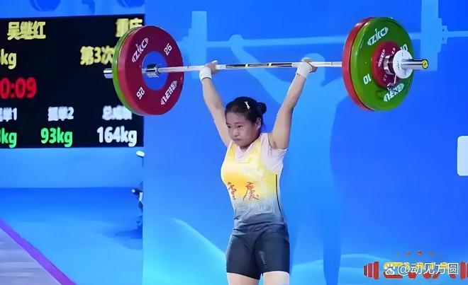 不可思议！小孩姐三年从教室闯到国际领奖台喜提三枚金牌！