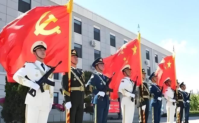 93阅兵旗手石斌太帅了！家庭背景曝光女网友感叹：没机会了(图4)