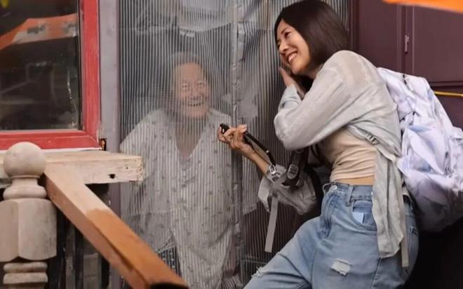 “中天小姐姐”何橞瑢：在北京被善意和热情“淹没”(图2)