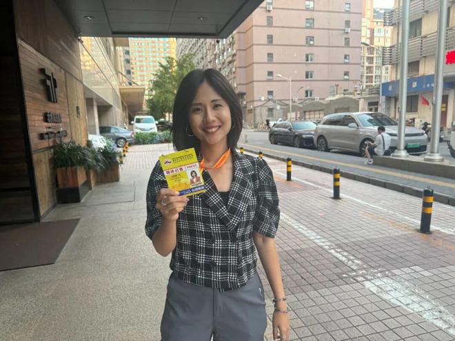 “中天小姐姐”何橞瑢：在北京被善意和热情“淹没”(图3)