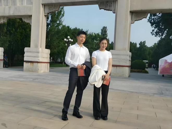 国乒众将集体观看93阅兵！王楚钦自称被深深触动马龙晒观礼请柬(图3)