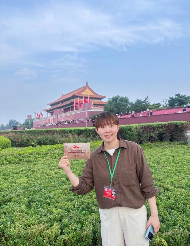 国乒众将集体观看93阅兵！王楚钦自称被深深触动马龙晒观礼请柬(图6)