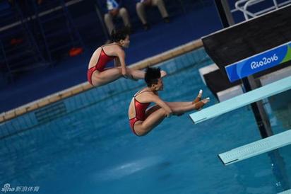 【文体艺苑】龙清泉举重56KG破世界纪录 时隔八年再夺奥运冠军