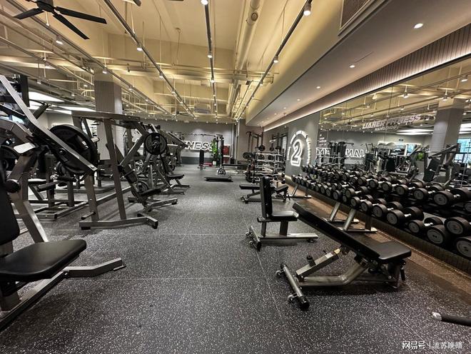 要说今年最魔幻的产业健身房一定榜上有名。