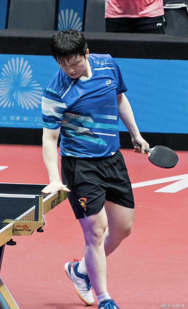 樊振东在健身房练力量练得如此丝滑(图4)