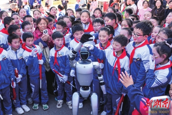 桃李不言自成蹊@湖南日报特刊